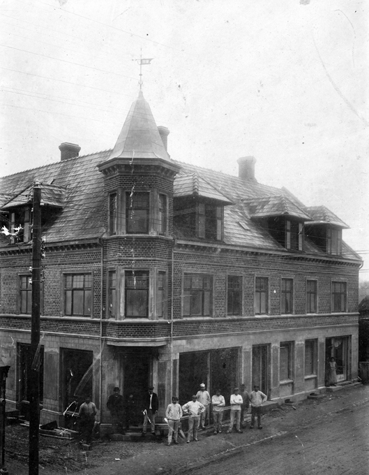 11